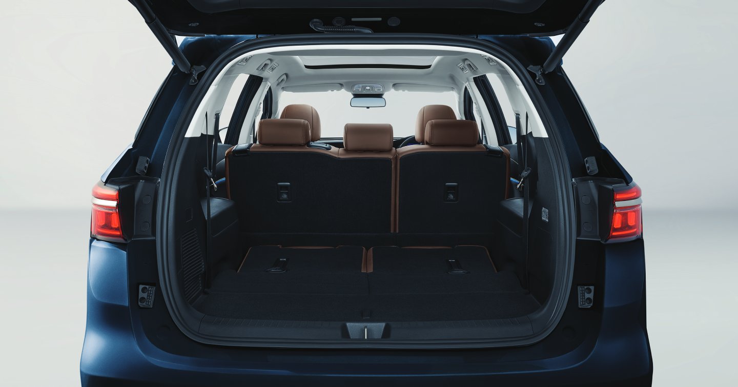 thông số kỹ thuật BYD M6