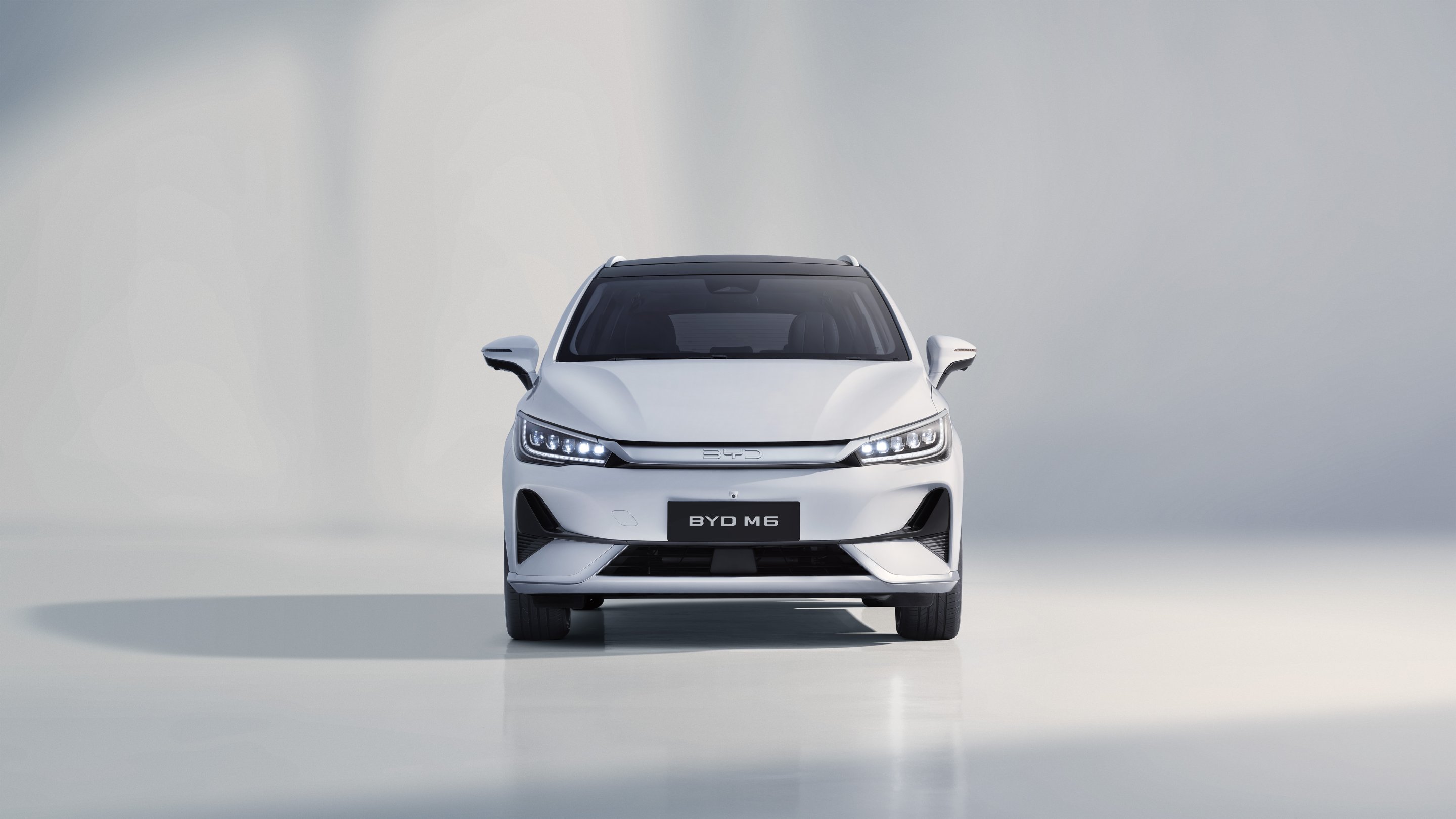 thông số kỹ thuật BYD M6